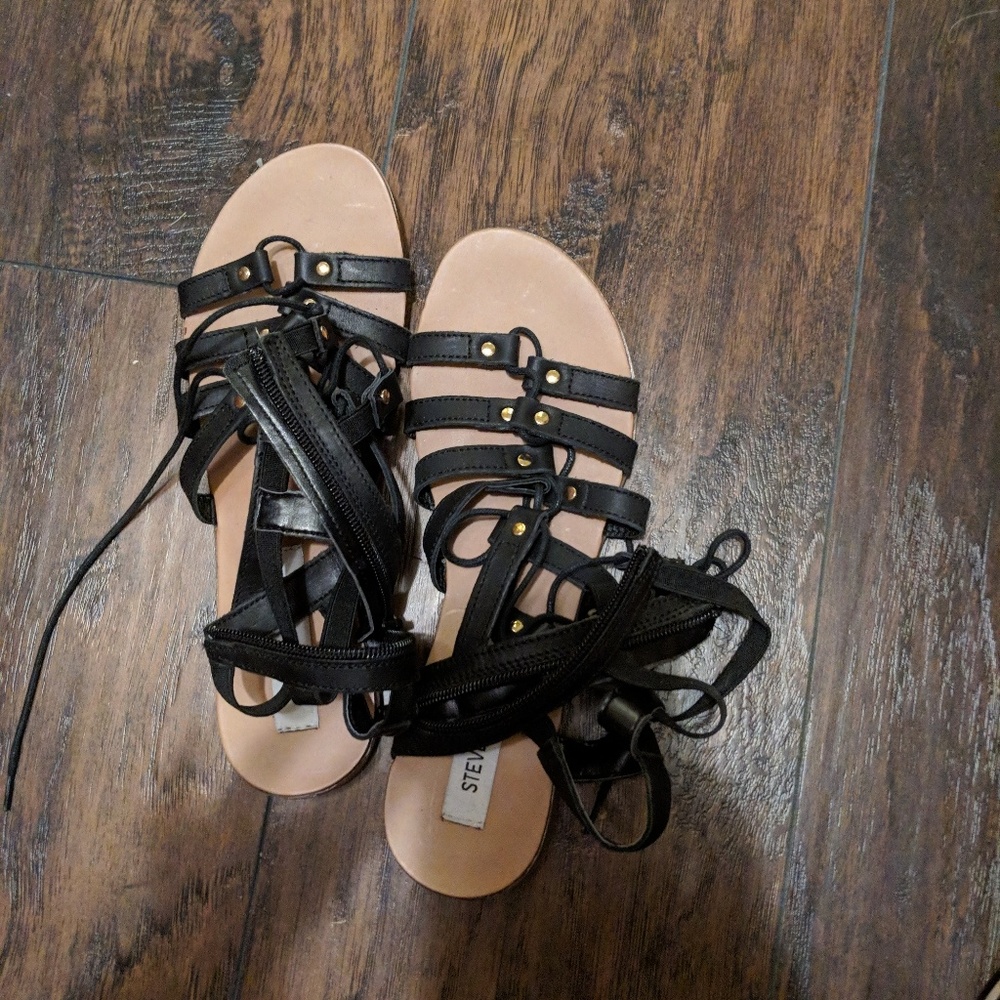 Steve Madden black sandals